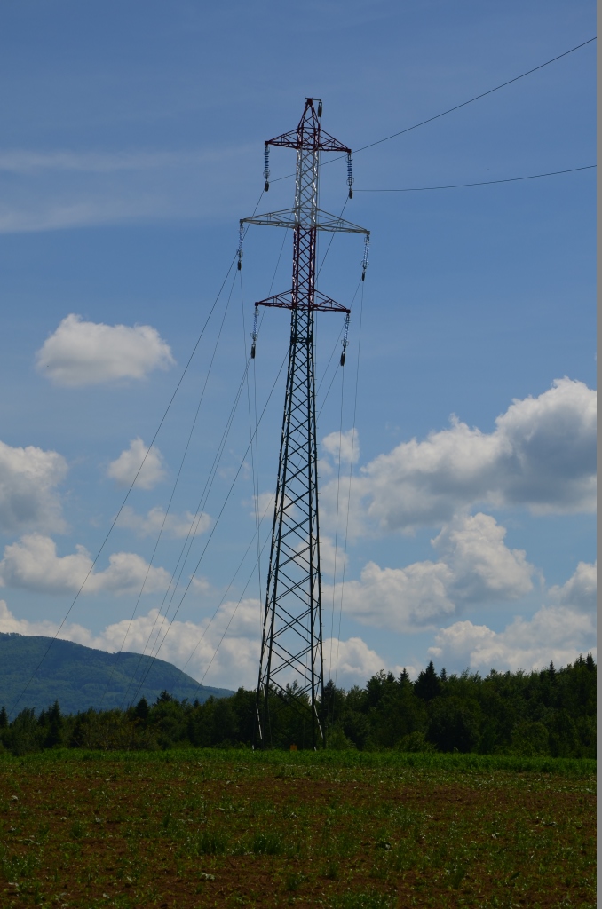 Graditev nadzemnih elektroenergetskih visokonapetostnih vodov izmenične napetosti nad 1 kV